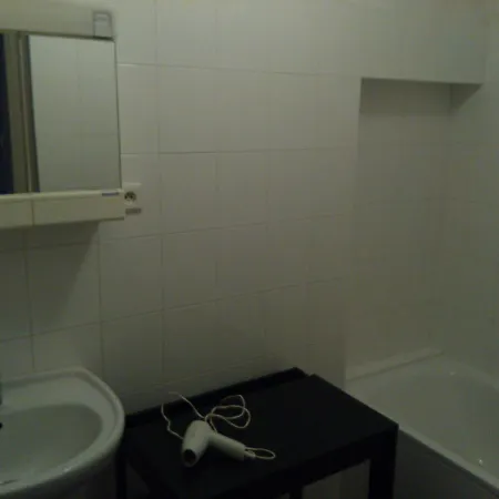 Tripokojovy Byt 100m2 S Terasou A Zahradou 300m2 *