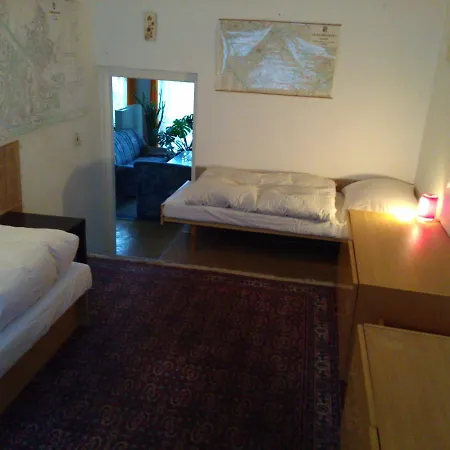 Apartment Tripokojovy Byt 100m2 S Terasou A Zahradou 300m2