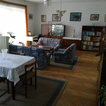 Tripokojovy Byt 100m2 S Terasou A Zahradou 300m2 Apartment Podebrady