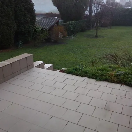 Apartment Tripokojovy Byt 100m2 S Terasou A Zahradou 300m2